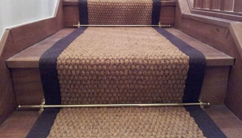 Escalier avec moquette